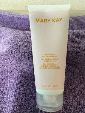 Mary Kay After-Sun Replenishing Gel- New